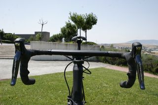 The aero cockpit, integrated handlebar