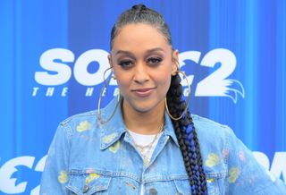 gray hair - Tia Mowry