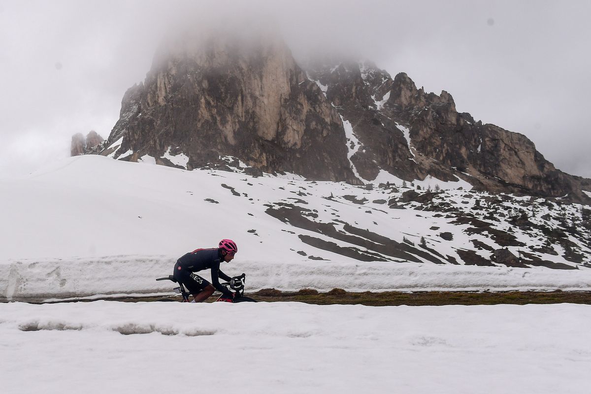 Giro d'Italia 2021 - 104th Edition - 16th stage Sacile - Cortina d&acirc;Ampezzo 153 km - 24/05/2021 - Egan Bernal (COL - Ineos Grenadiers) - photo Dario Belingheri/BettiniPhoto&Acirc;&copy;2021