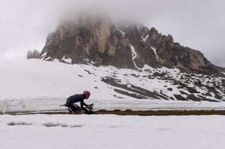 Giro d'Italia 2021 - 104th Edition - 16th stage Sacile - Cortina dâ€™Ampezzo 153 km - 24/05/2021 - Egan Bernal (COL - Ineos Grenadiers) - photo Dario Belingheri/BettiniPhotoÂ©2021