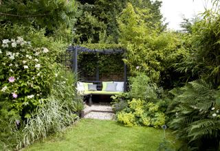 arbours, pergolas and gazebos: secluded seating area