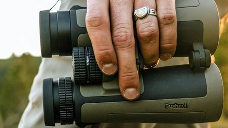 Bushnell R7 binoculars