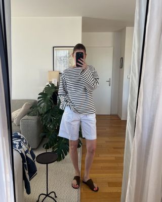 Tops to wear with shorts: @ruerodier wears a Breton top with shorts