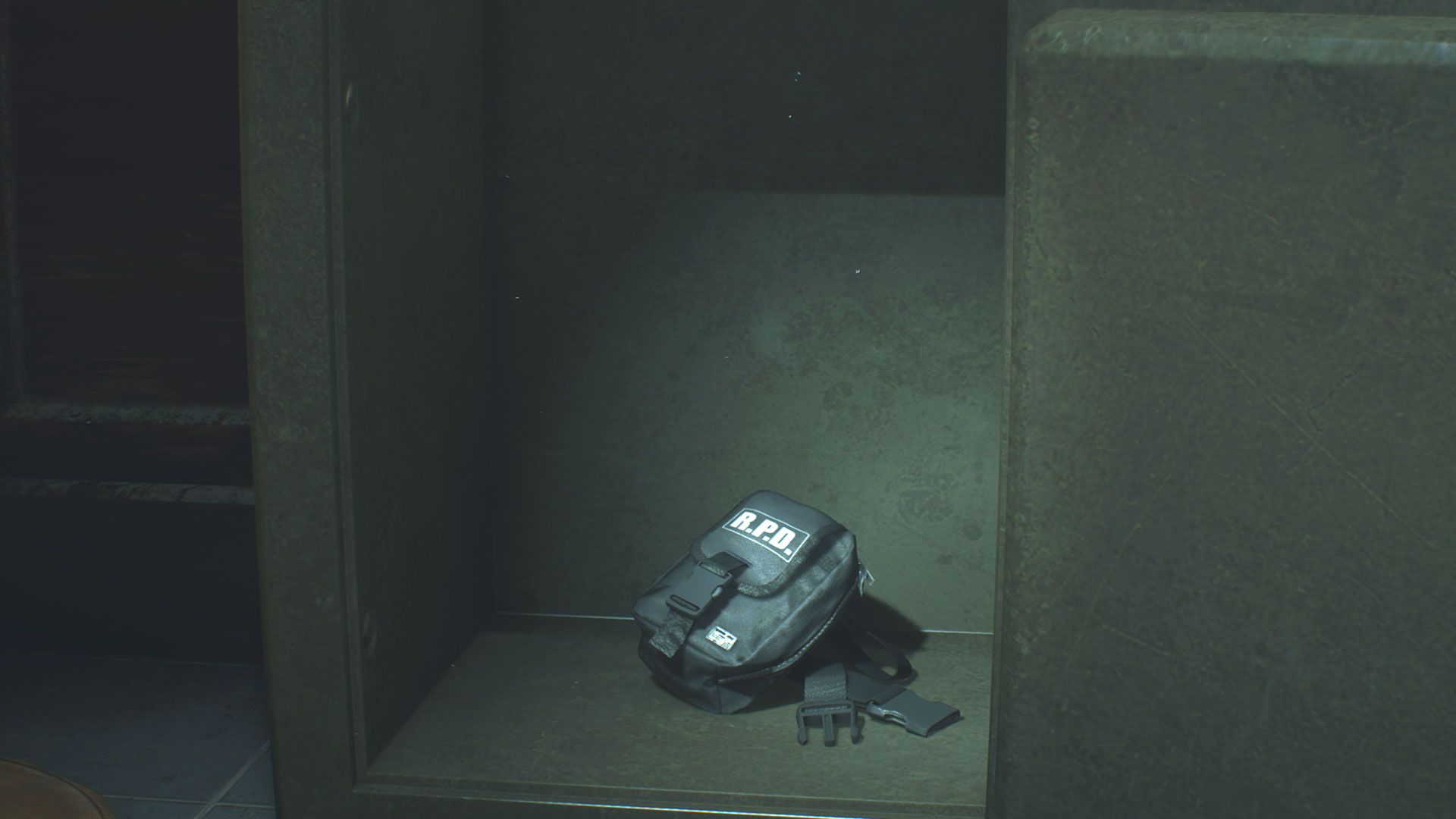 Resident evil 3 remake коды от сейфов. Resident evil 2 remake west office safe. Дисковой замок resident evil 2. Код переносной сейф резидент эвил 2. Резидент ивел 2 полицейский участок.