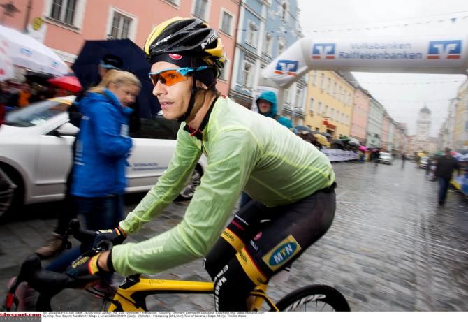 Linus Gerdemann (MTN-Qhubeka) in a rain cape