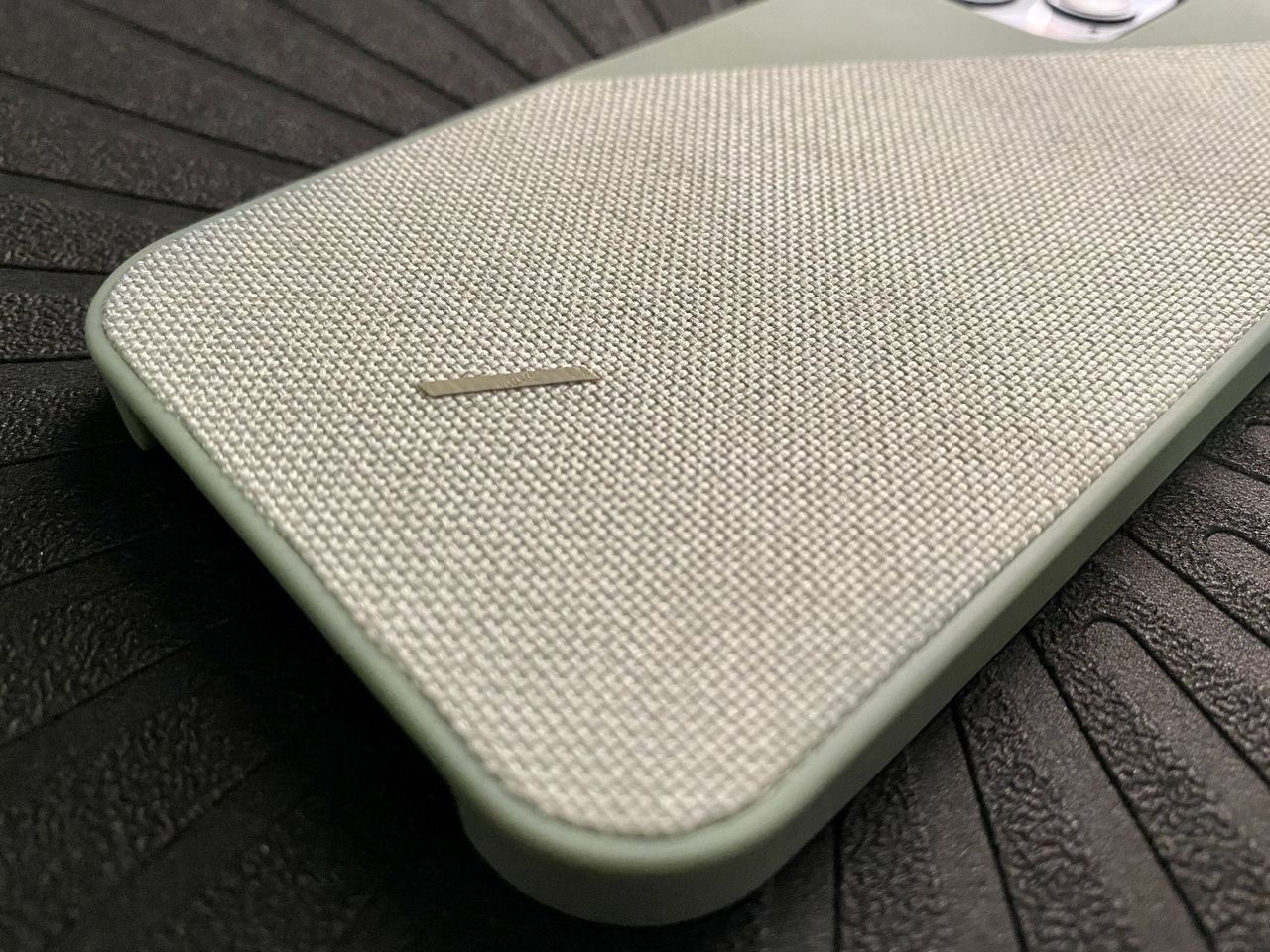 Native Union Clic Canvas Magsafe Compatible Sage Fabric