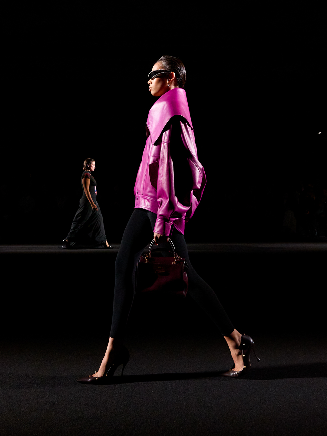 hourglass avenue bag on the winter 2026 runway.