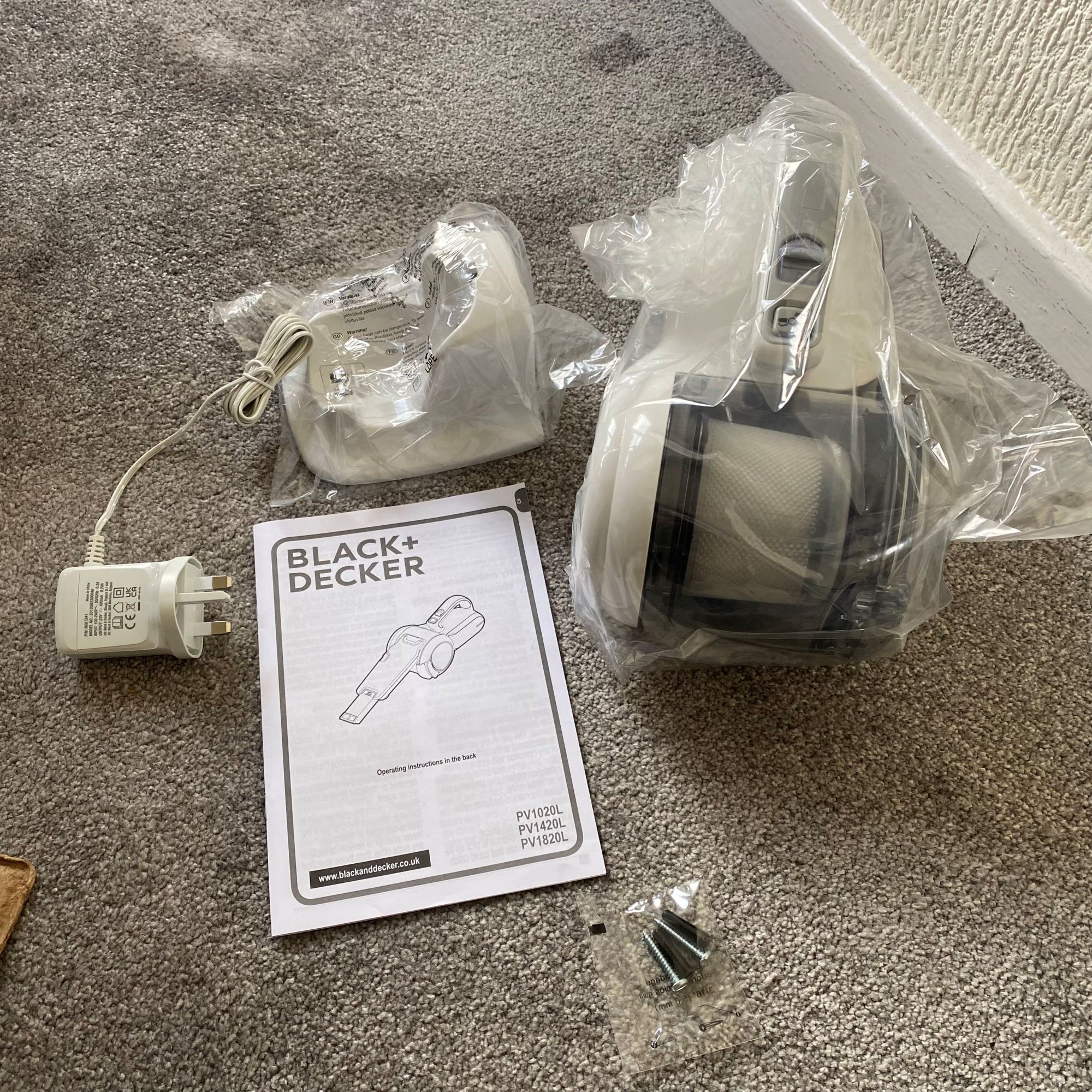 BLACK+DECKER Dustbuster Pivot Handheld Vacuum review