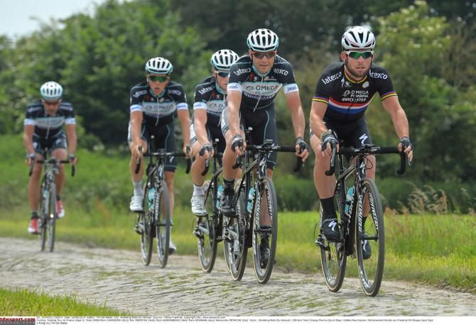 Mark Cavendish in a new version of the national road title kit