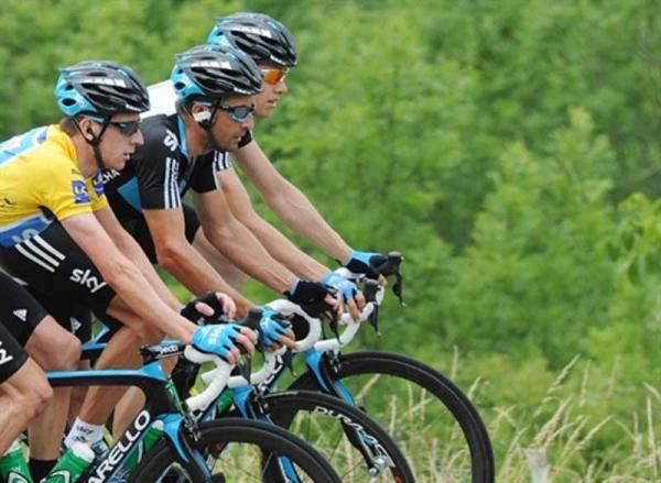 Men in black at the Dauphine