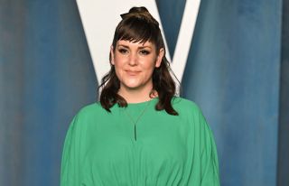 Melanie Lynskey attends the 2022 Vanity Fair Oscar Party