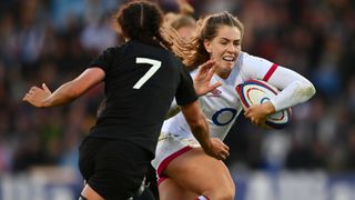 Holly Aitchison playing rugby for England against New Zealand