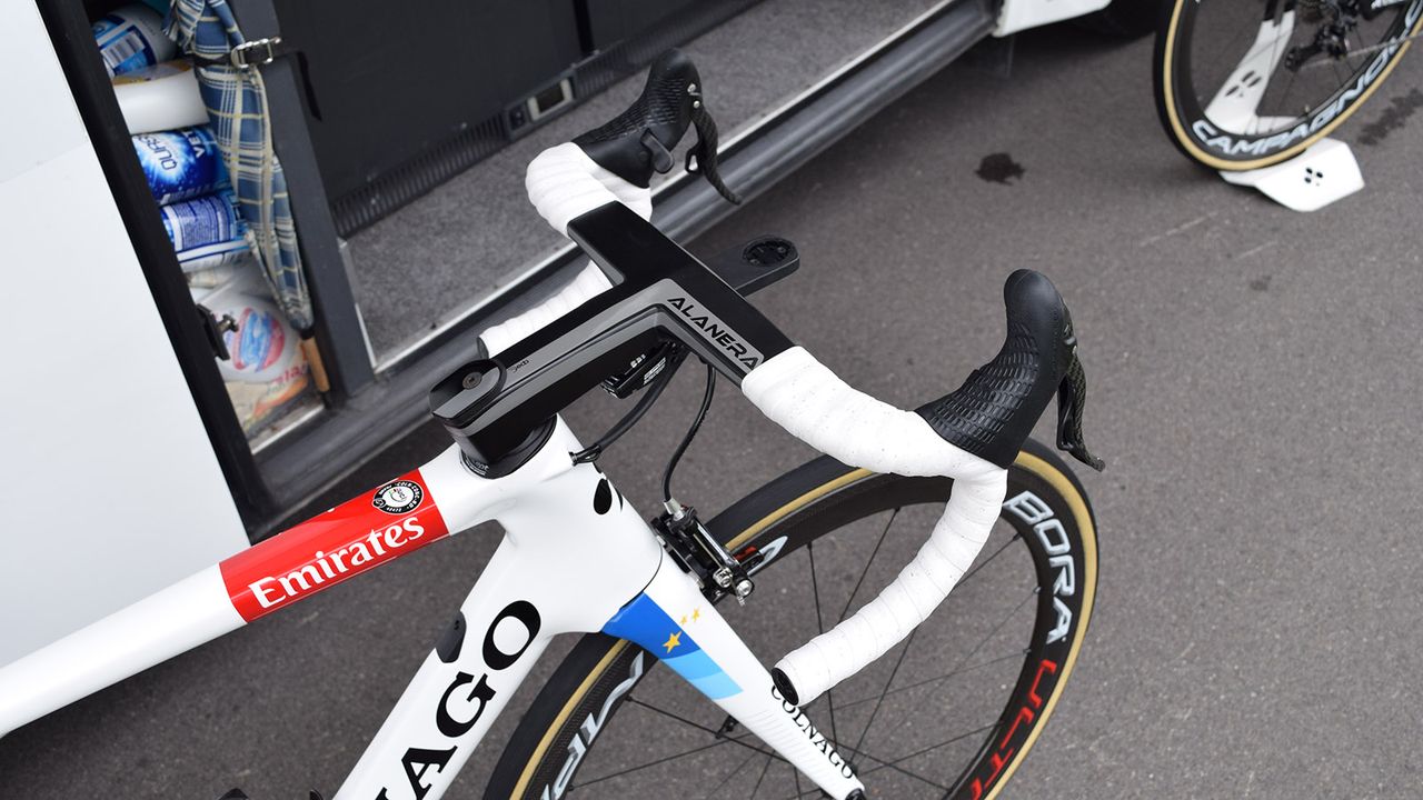 Kristoff was using the new Deda Alanera integrated cockpit