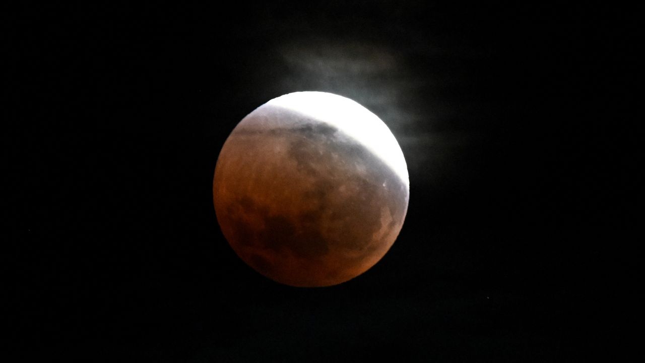 A 96% partial lunar eclipse is just 1 week away: Here's what you need to know
