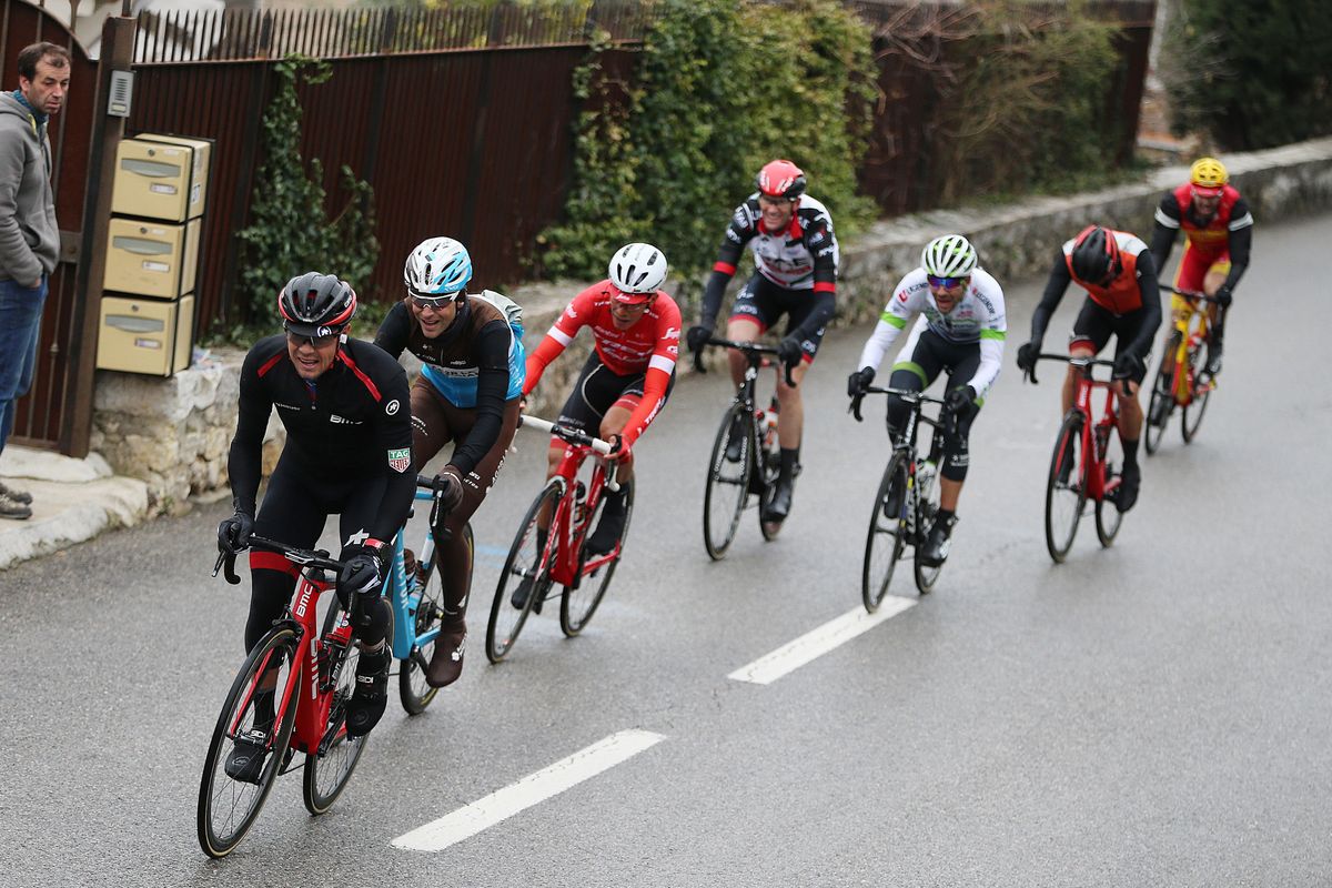 The breakaway begins to form