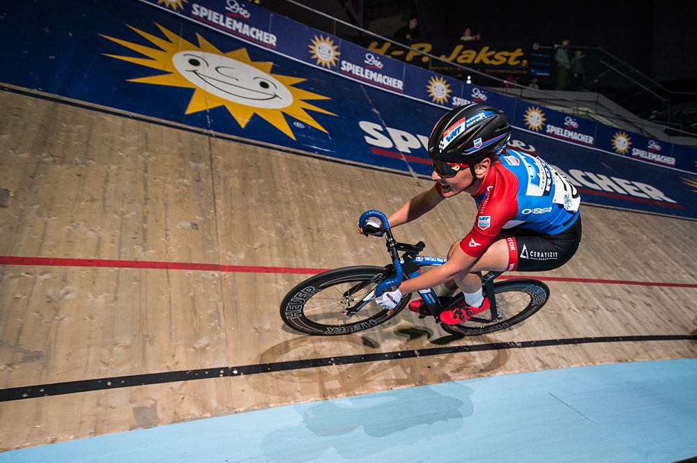 Lisa Brennauer (WNT-Rotor) racing Bremen Six Day
