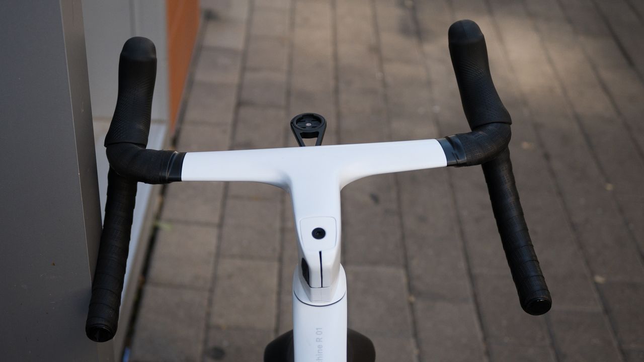 Teammachine R 01 LTD 36mm bar and stem system