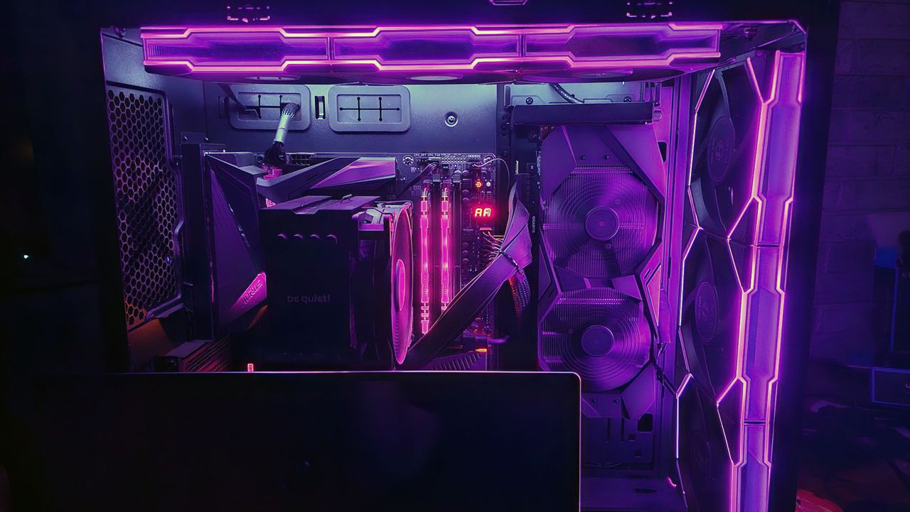 Lian Li Uni Fan LCD