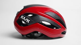 Kask Elemento in red side on view