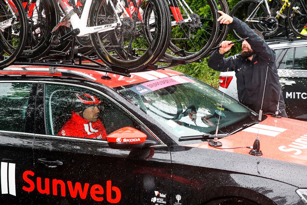 Tom Dumoulin abandons the 2019 Giro d'Italia during stage 5