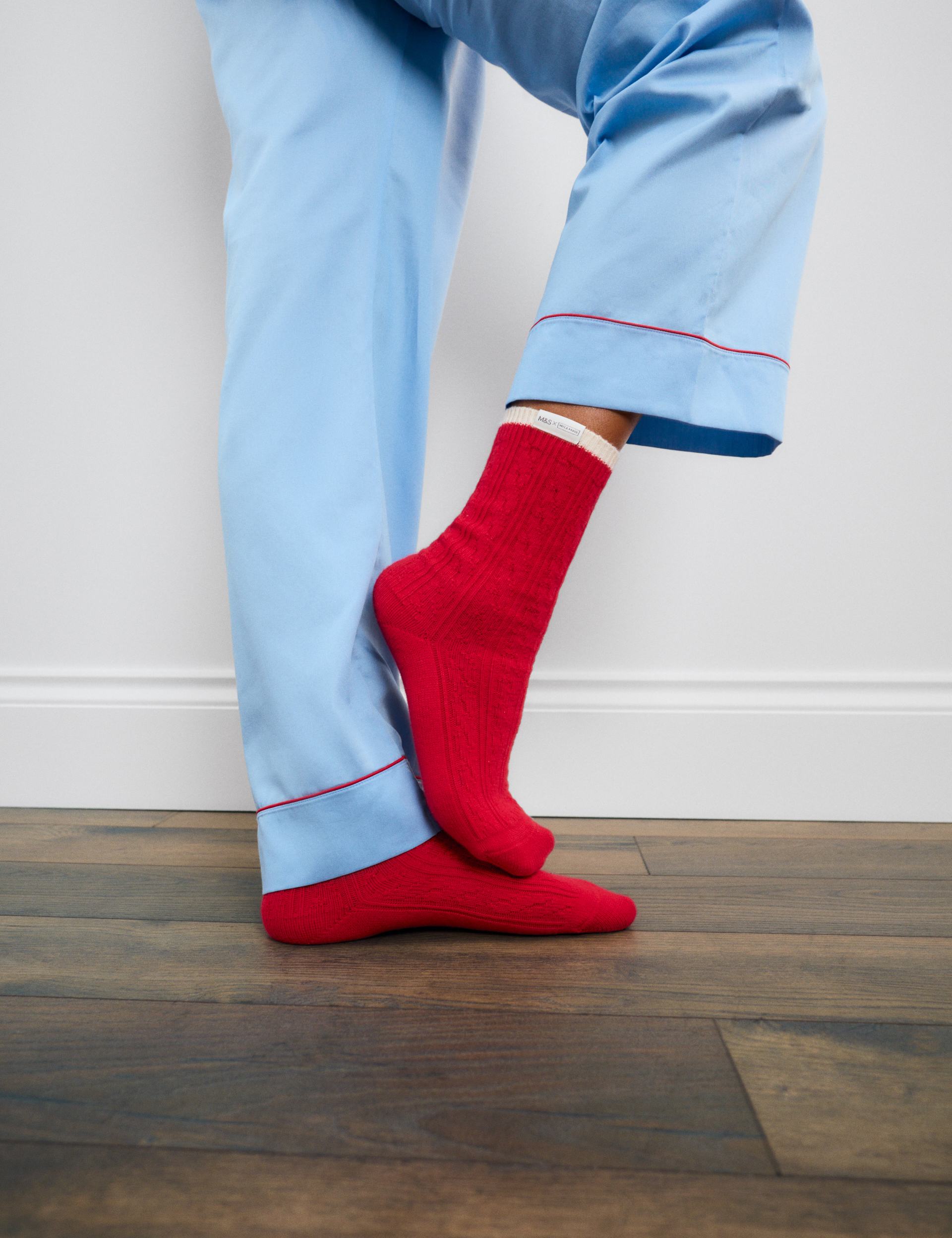 Cashmere Rich Cable Knit Crew Socks