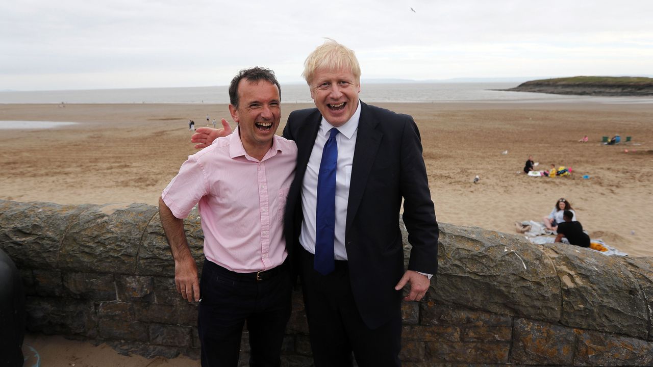 alun_cairns_boris_johnson.jpg