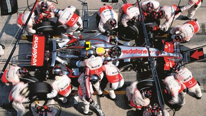 Formula 1 the impossible collection: a pit stop