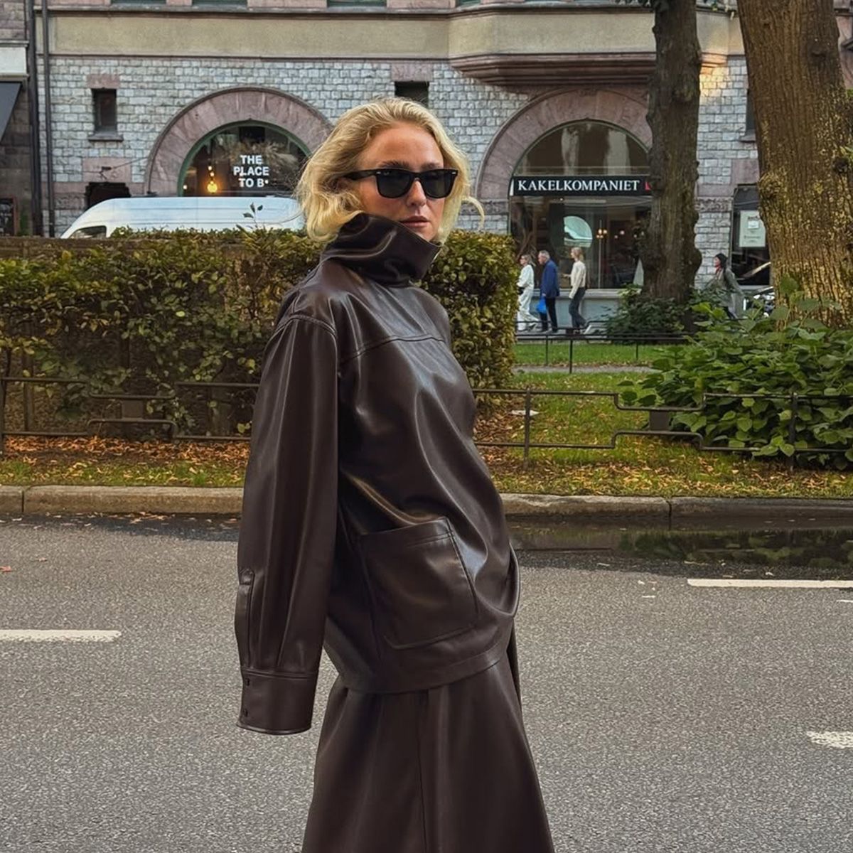 The Classy Skirt All the Cool Europeans Will Skip Jeans for This Spring
