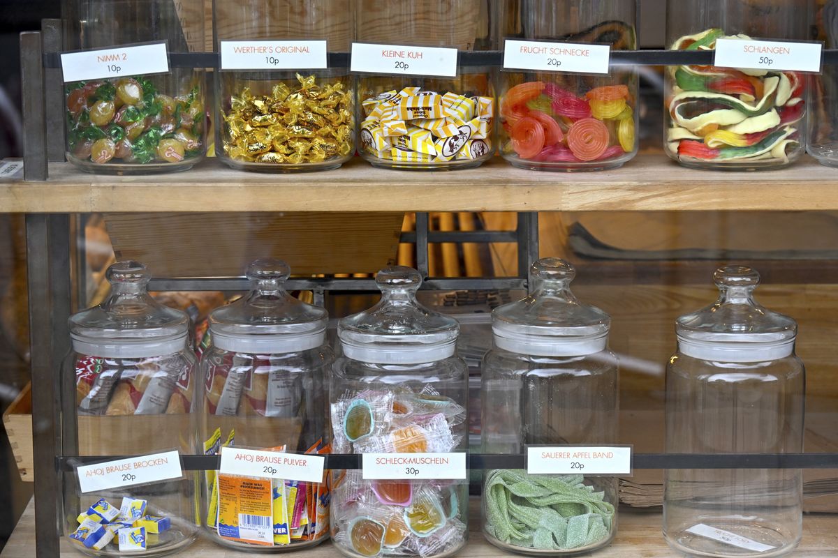 Jars of sweets taken with the Nikon Z 28-400mm f/4-8 VR lens