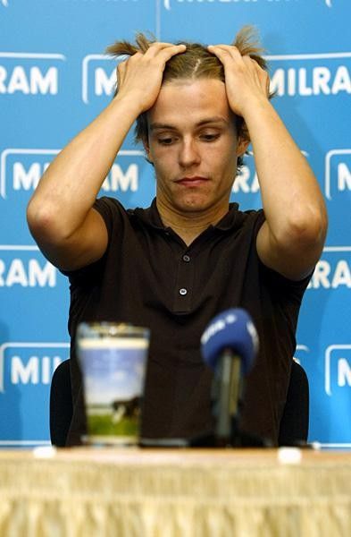 Linus Gerdemann eases himself with the German media after his announcement to join Team Milram.