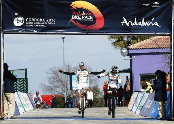 Andalucia Bike Race stage 4 winners Alejandro Diaz De La Pe&ntilde;a and Portugal's Luis Leao Pinto (Hispano-Luso)