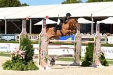 Amanda-Derbyshire-and-Wonder-If-won-the-37000-Wölffer-Estate-CSI2_-Grand-Prix-Qualifier.KindMedia.jpg