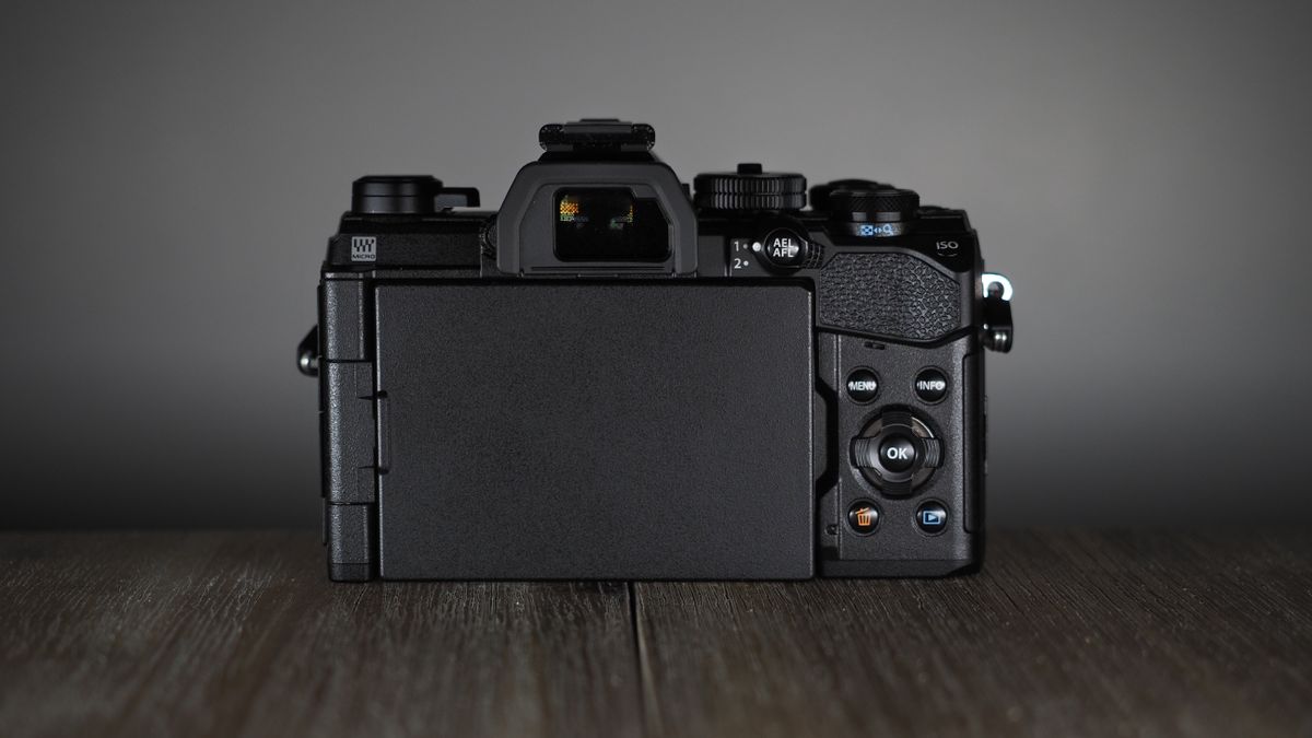 OM System OM-5
