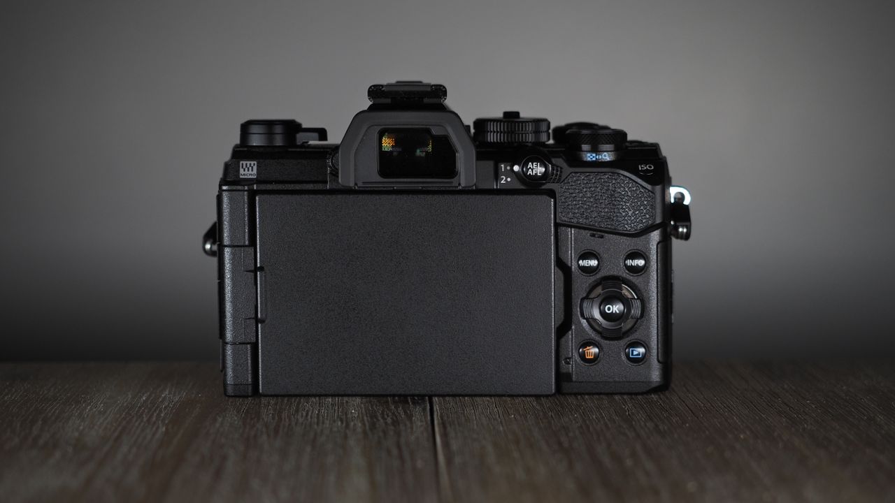 OM System OM-5