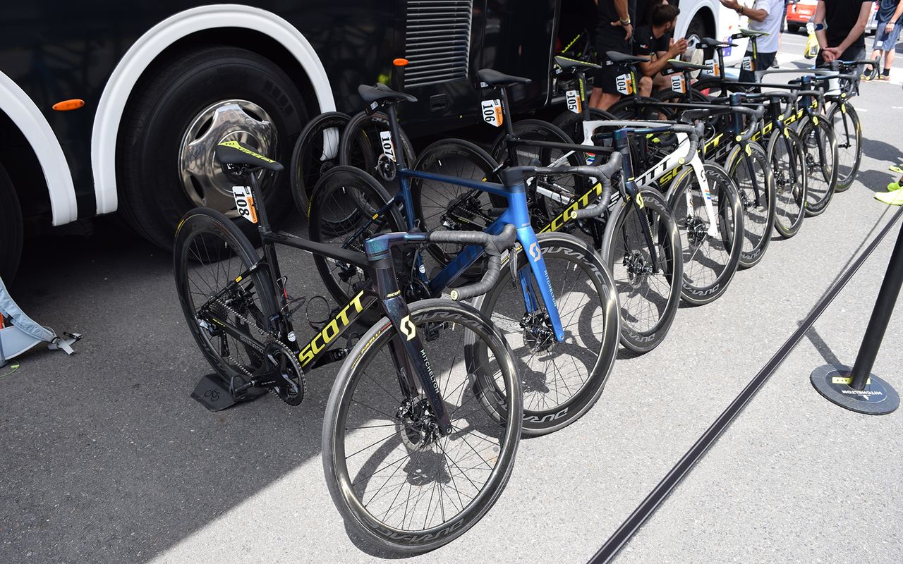 Mitchelton-Scott raced stage 11 of the race on a mix of the new Scott Addict RC and older Foil RC framesets