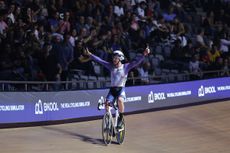 Mark Stewart celebrates after winning the Scratch race at the UCI Track Champions League in Mallorca