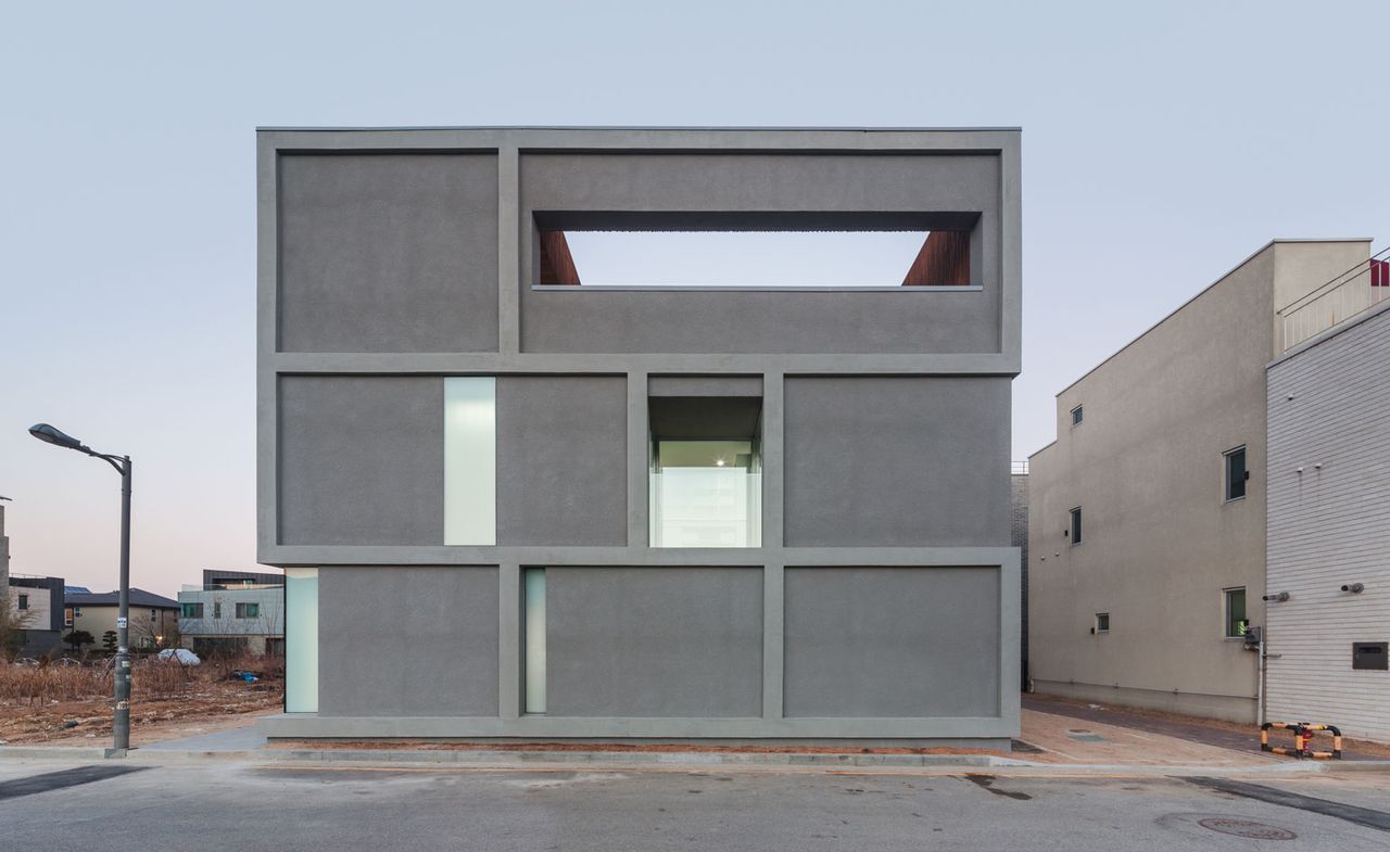 The Layered Terrace House