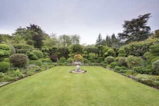 Weirs Barn's Sunk Garden