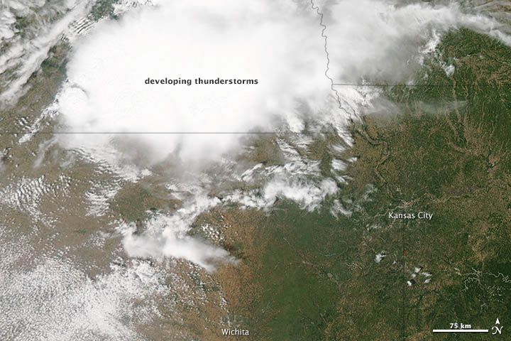 NASA&#039;s Aqua satellite acquired this image of a storm system approaching Kansas on May 30, 2012. 