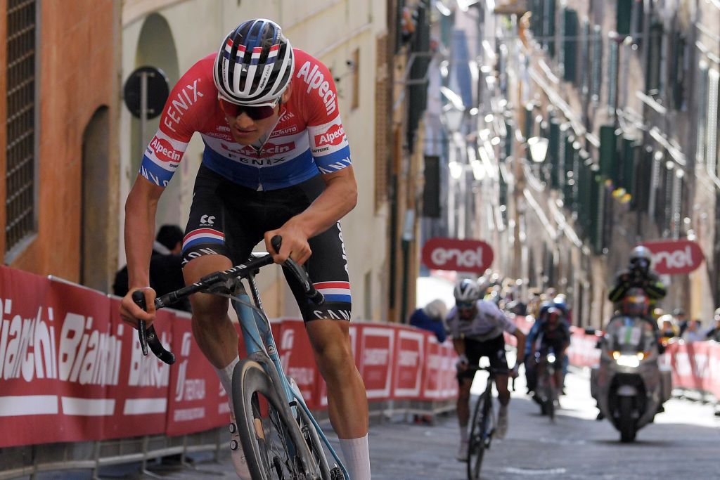 SIENA ITALY MARCH 06 Mathieu Van Der Poel of Netherlands and Team AlpecinFenix Julian Alaphilippe of France and Team Deceuninck QuickStep Egan Arley Bernal Gomez of Colombia and Team INEOS Grenadiers during the Eroica 15th Strade Bianche 2021 Mens Elite a 184km race from Siena to Siena Piazza del Campo Breakaway StradeBianche on March 06 2021 in Siena Italy Photo by Luc ClaessenGetty Images