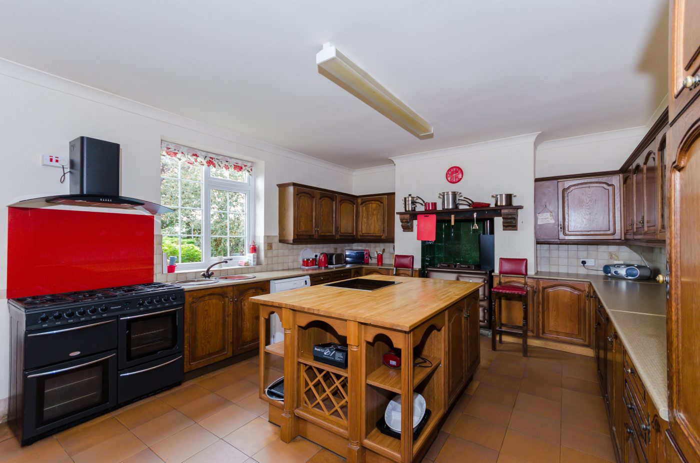 The-Poplars-kitchen-e1571224347634.jpg