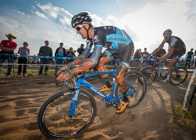 Two giants of the North American cyclocross scene, Ben Berden (Raleigh Clement) and Ryan Trebon (Cannondale), enter the sand pit. Boulder Cup.