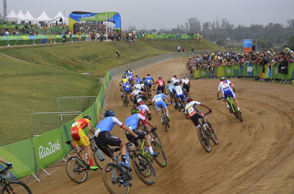 The men's race get's underway