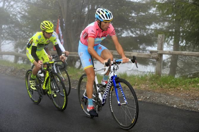 Vincenzo Nibali (Astana) leads Mauro Santambrogio (Vini Fantini-Selle Italia)
