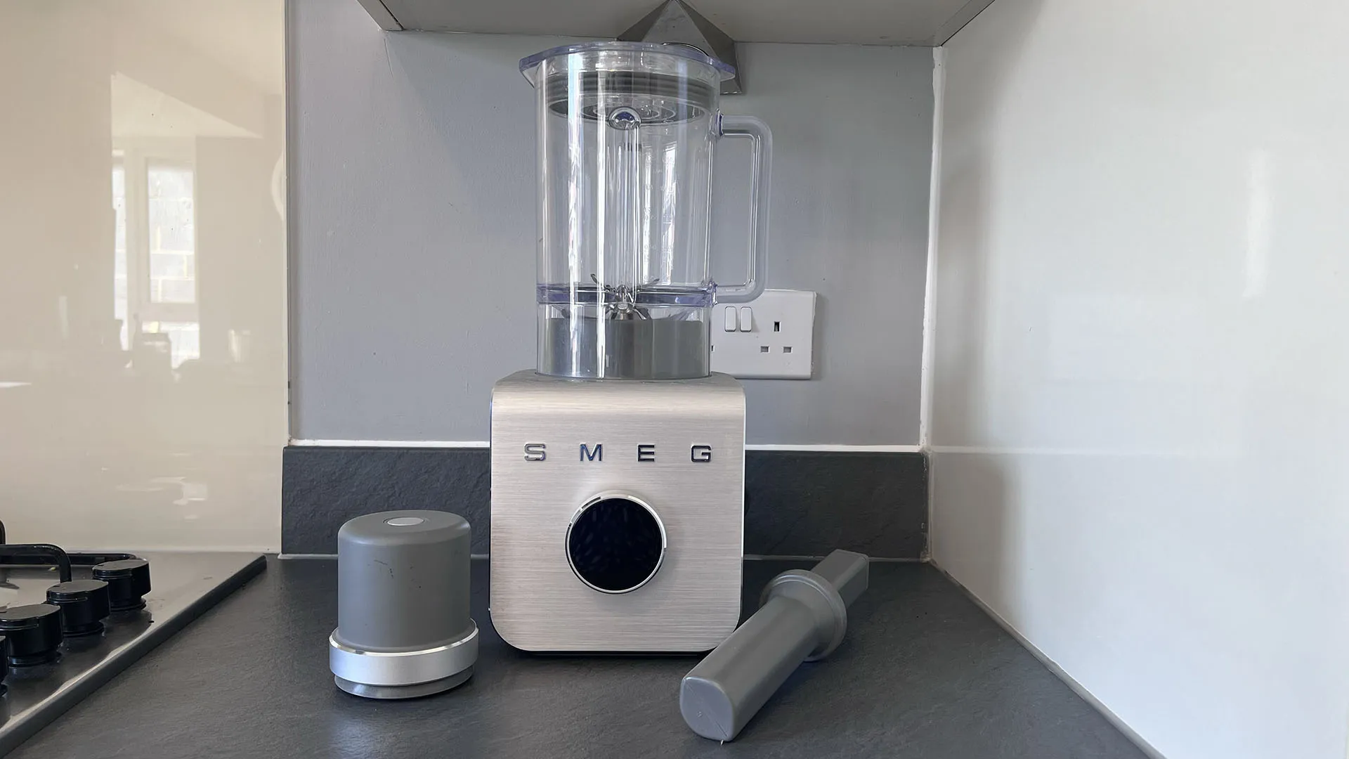 סקירת בלנדר מקצועי של סמג Smeg