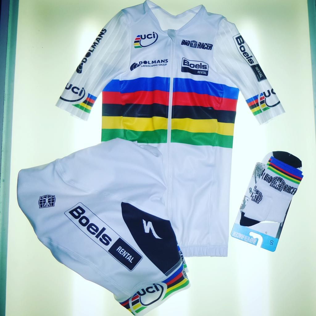 Lizzie Armitstead's full world champion's kit