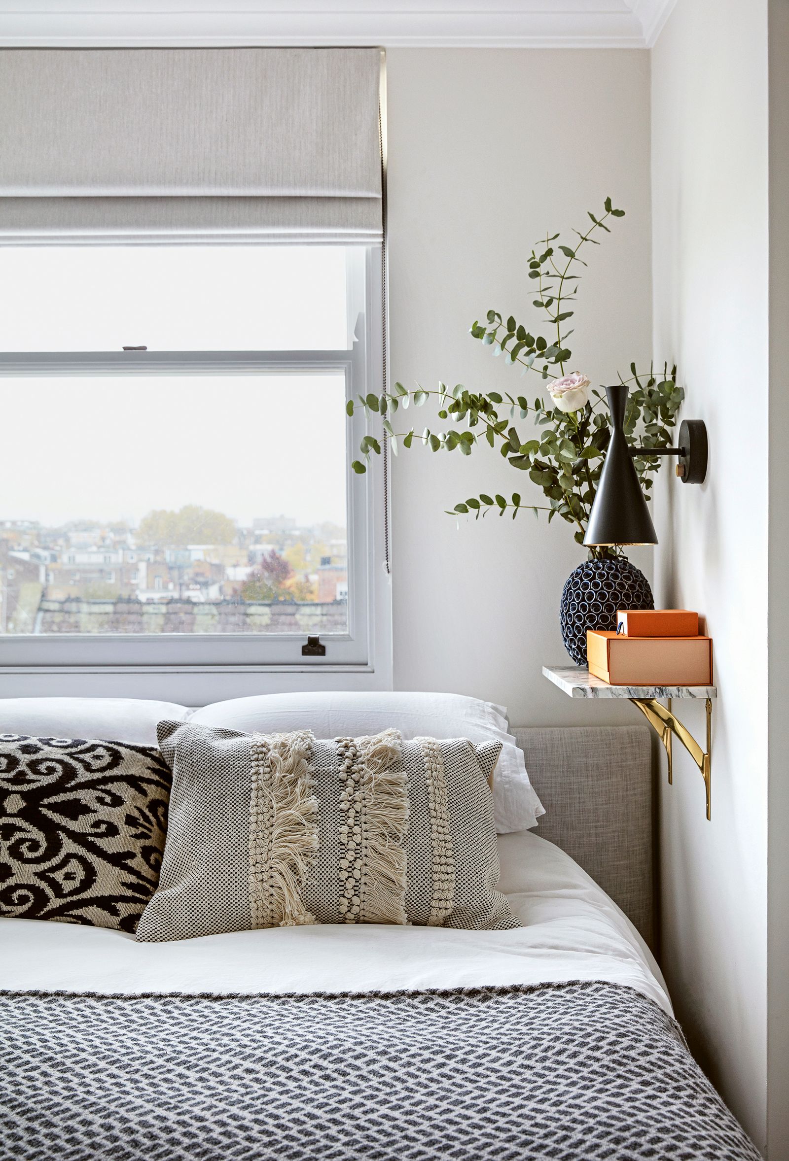 How to make a small bedroom look bigger | Livingetc