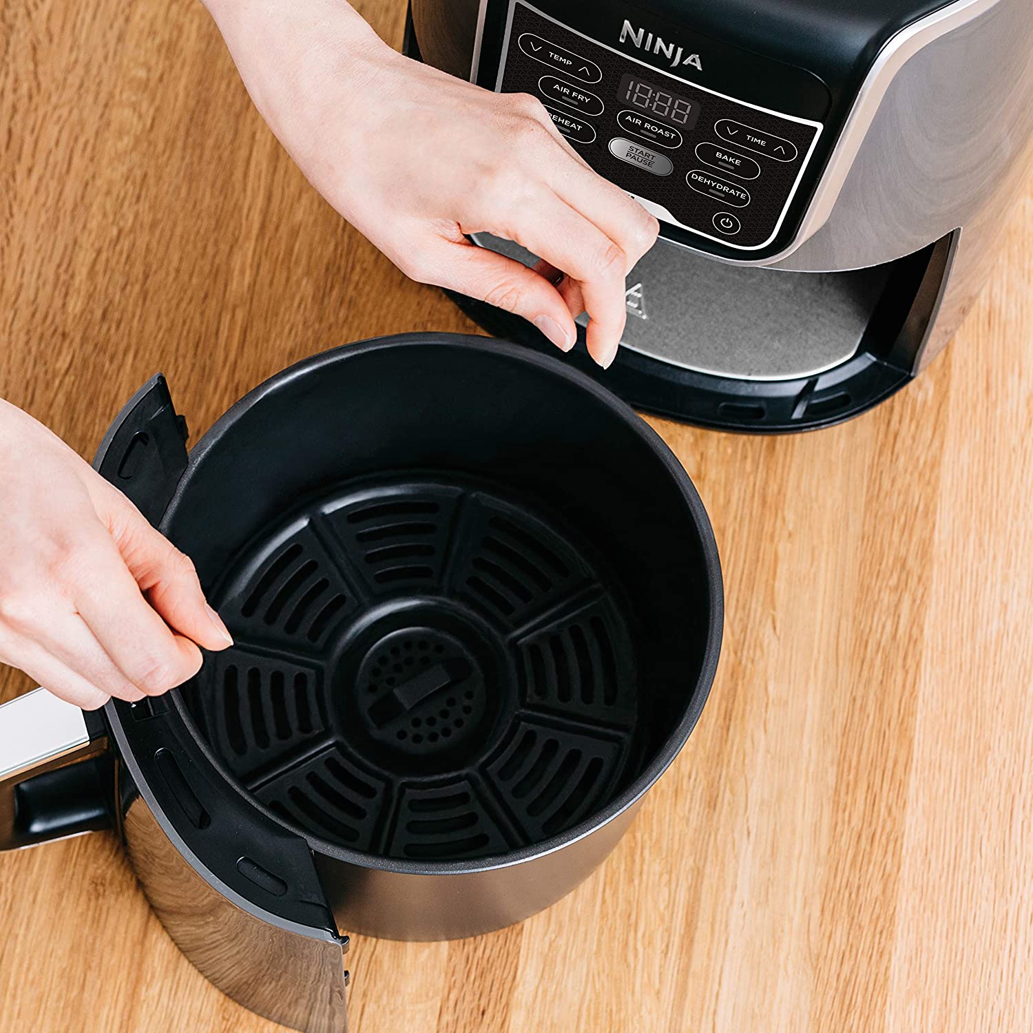 air fryer with wooden table