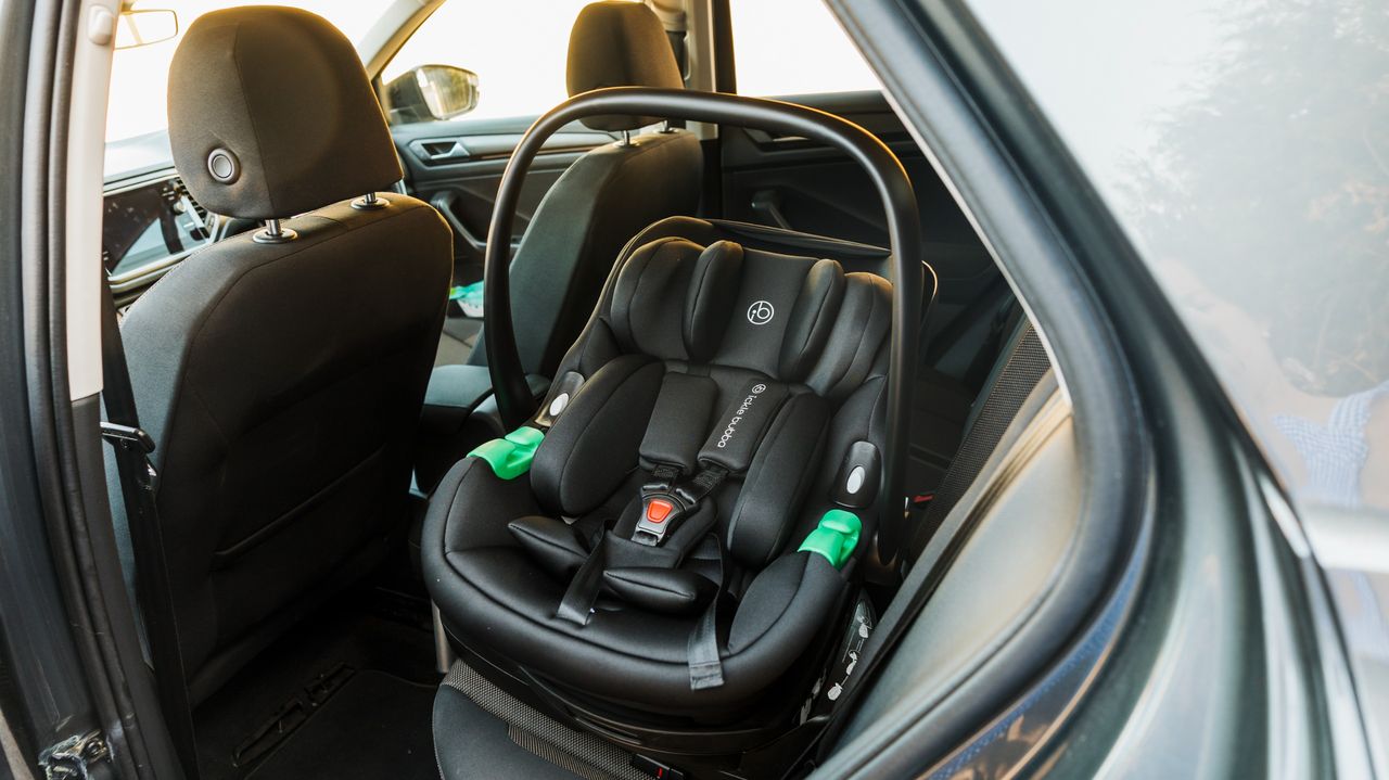 The Ickle Bubba Nimbus 180&deg; Spin i-Size Car Seat with ISOFIX base in a VW T-Roc