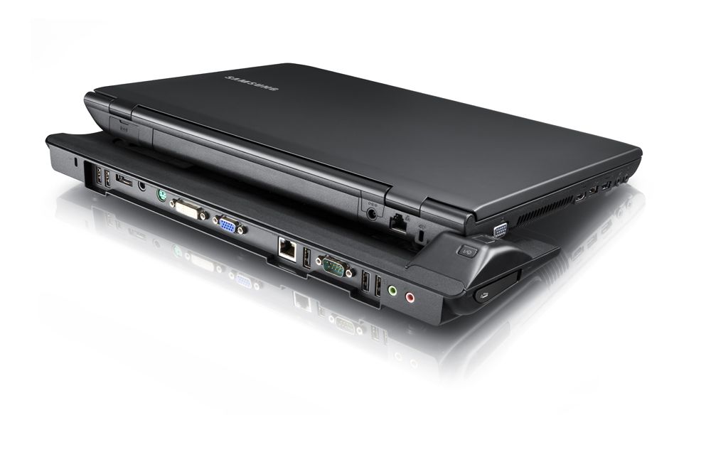 The Samsung P580 and its optional port replicator